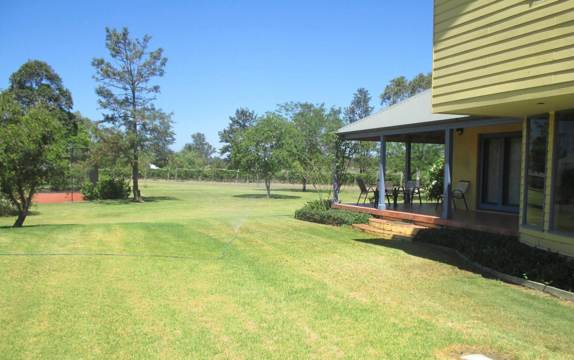 Tranquil Vale Vineyard Hotel Luskintyre Exterior foto